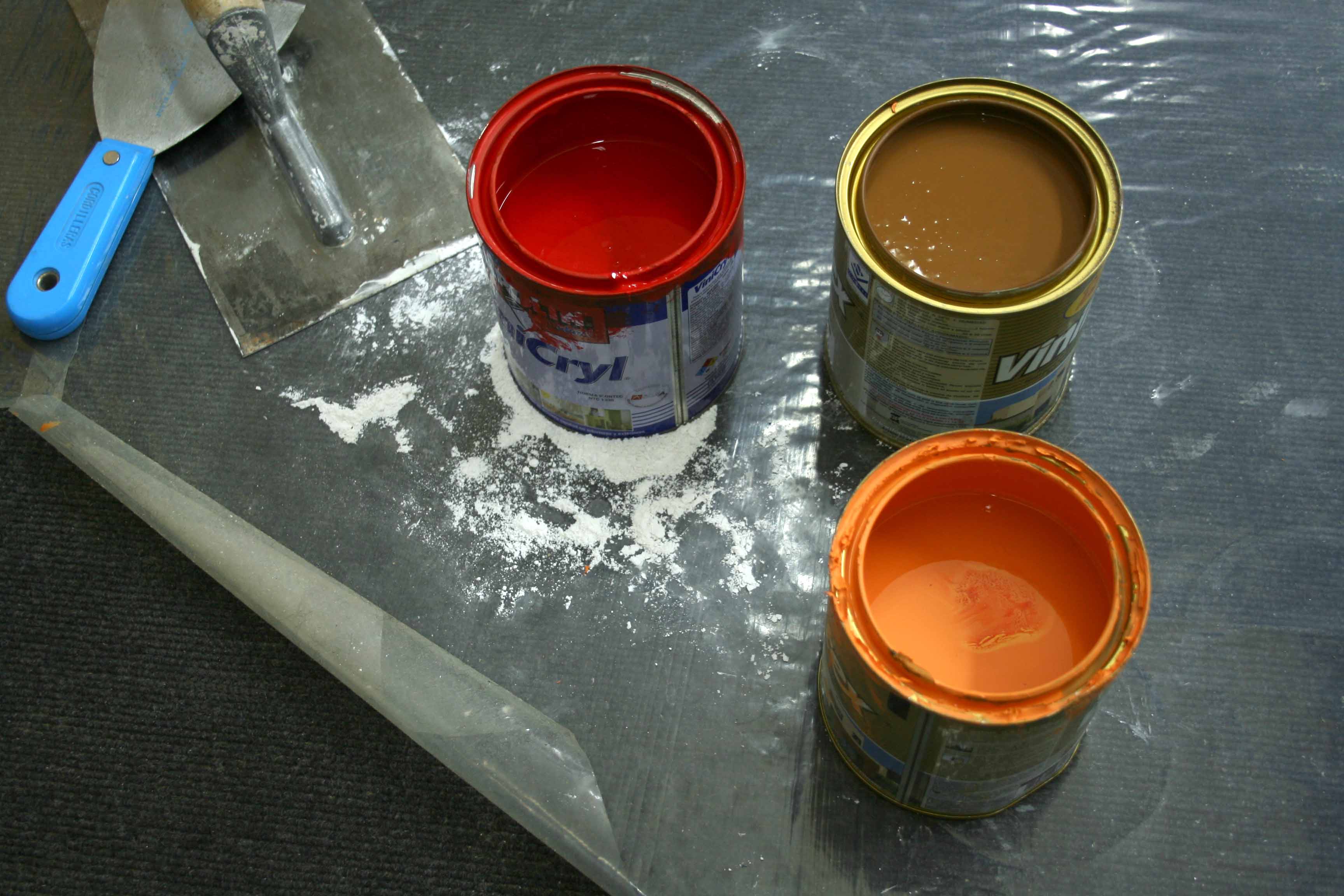 Pinturas y barnices PDS para protección de pisos en obra